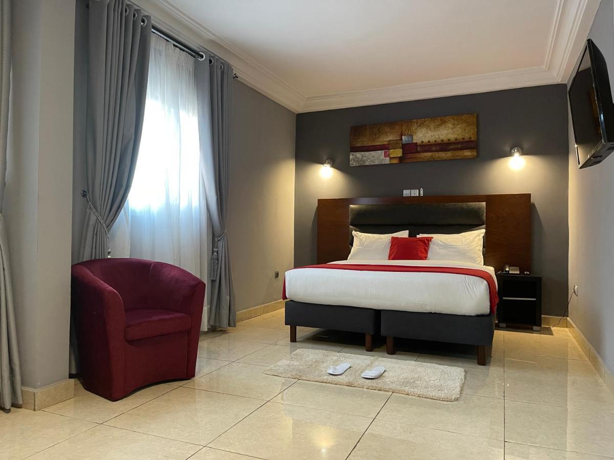 La Rochelle Hotel Yaoundé Exterior foto