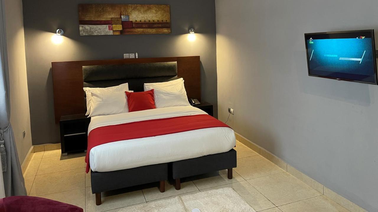 La Rochelle Hotel Yaoundé Exterior foto