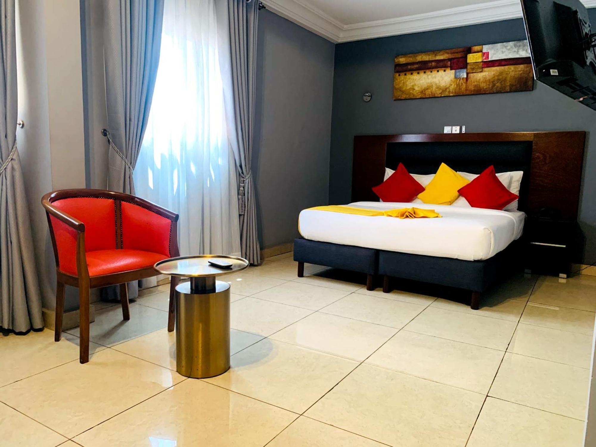 La Rochelle Hotel Yaoundé Exterior foto